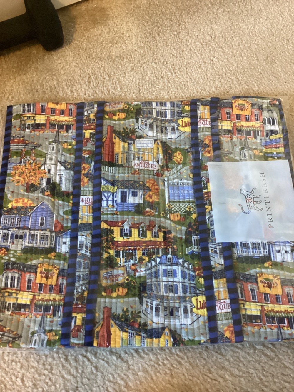Printfresh Gilmore Girls The Traveler Tote in Stars Hollow NWT